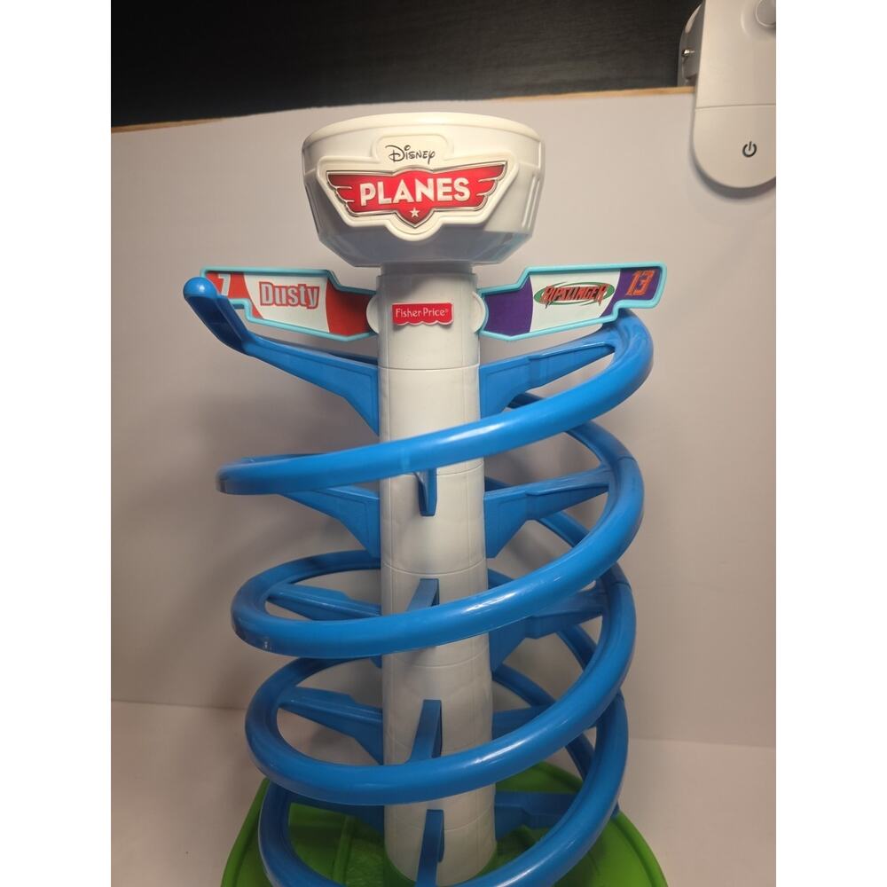 HTF 2012 DISNEY PIXAR PLANES ACTION & SOUND SPIRAL PLANE RACE SET - Picture 2 of 3